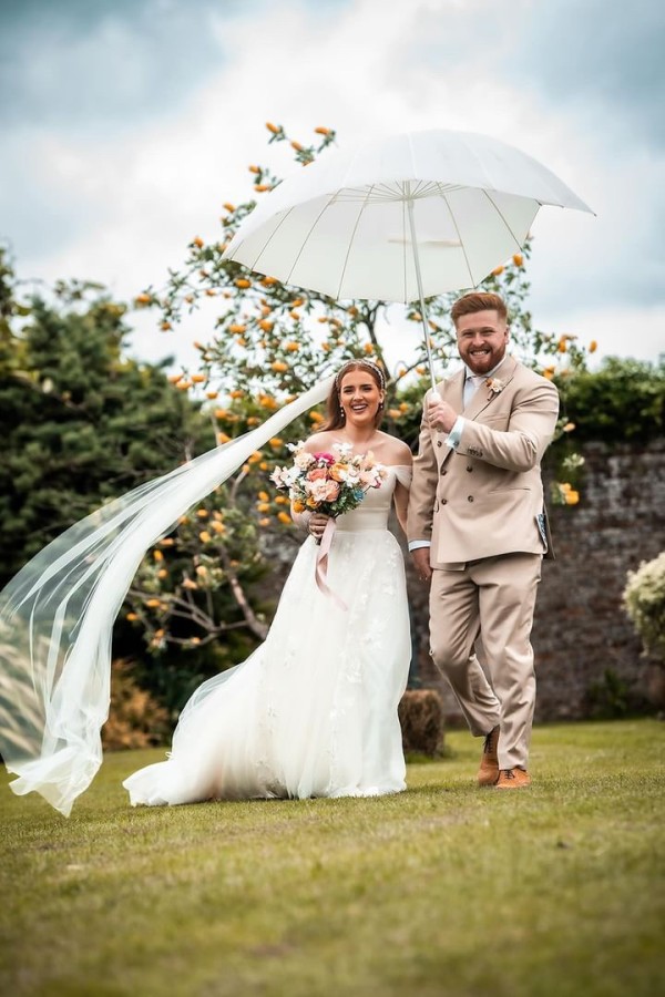 Photo of Bianco Ivory Plain Single Tier Chapel Veil with Cut Edge S226 uploaded by C on 22nd July 2024