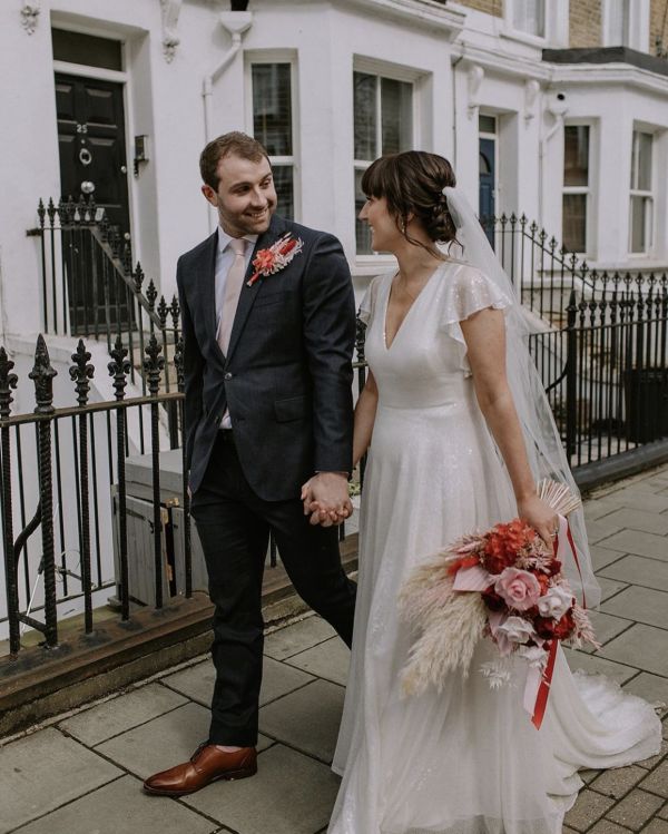 Photo of Bianco Ivory Plain Single Tier Fingertip Veil with Cut Edge S303 uploaded by E on 18th May 2023