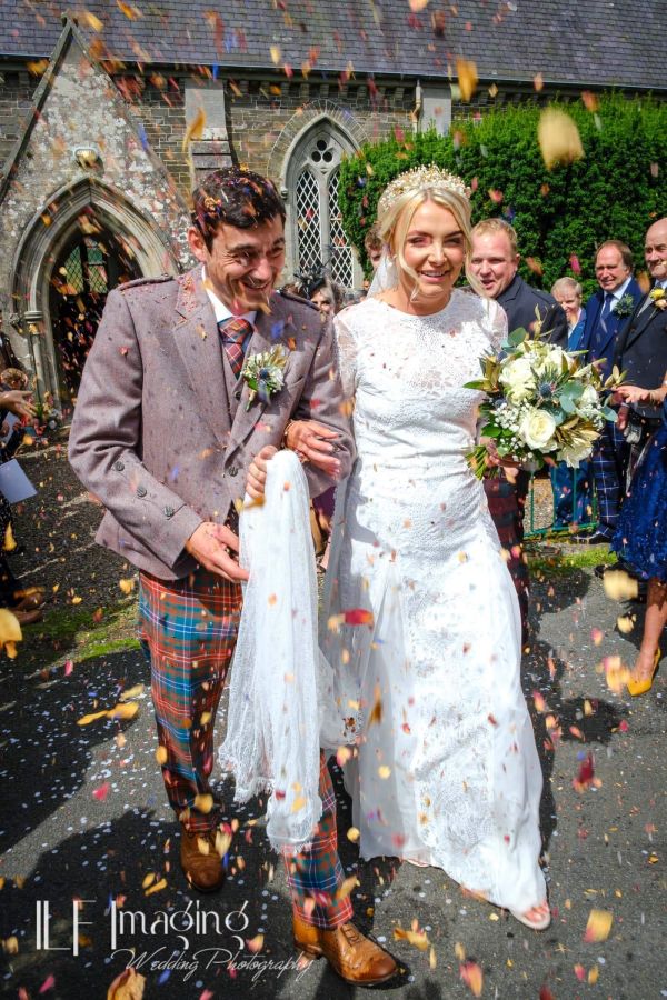 Photo of Arianna Divine Gold Leaves and Pearl Statement Floral Tiara AR738 uploaded by GW on 7th August 2023