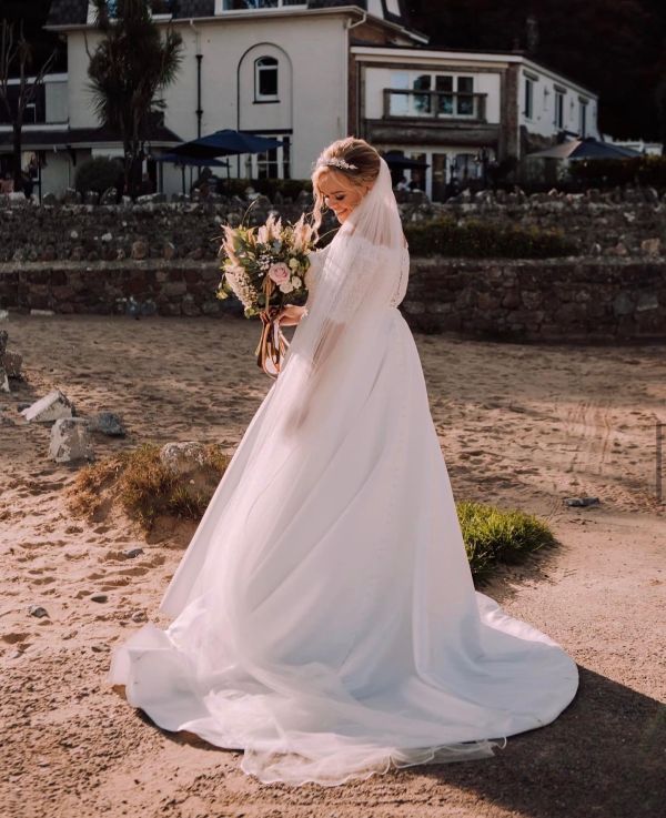 Photo of Bianco Ivory Single Tier Satin Edge Cathedral Veil S153 uploaded by K on 12th January 2022