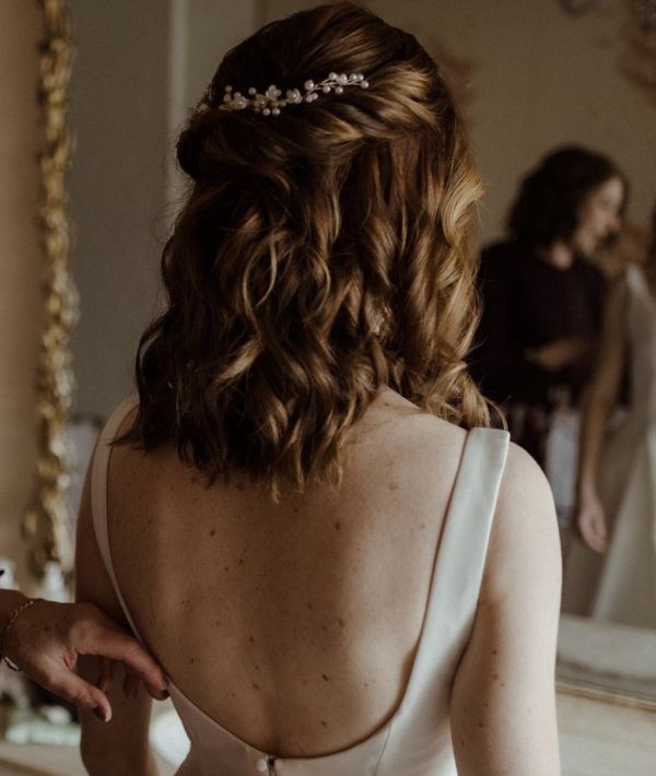 Photo of Confetti Flowers and Pearl Hair Vine on Comb (Gold) uploaded by K on 3rd July 2023