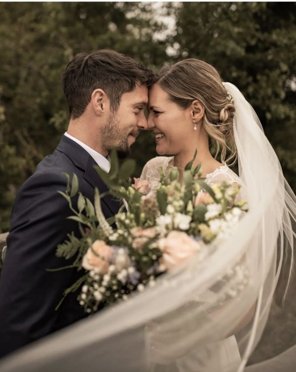 Photo of Bianco Ivory Single Tier Satin Edge Fingertip Veil S196 uploaded by L on 11th January 2023