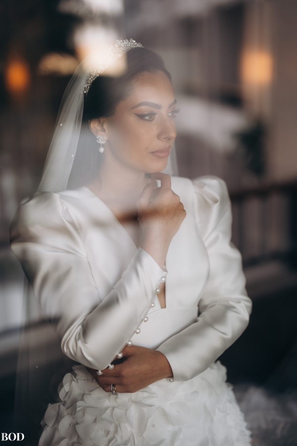 Photo of Ivory and Co Emma Statement Embellished Floral Bridal Tiara uploaded by L on 5th April 2024