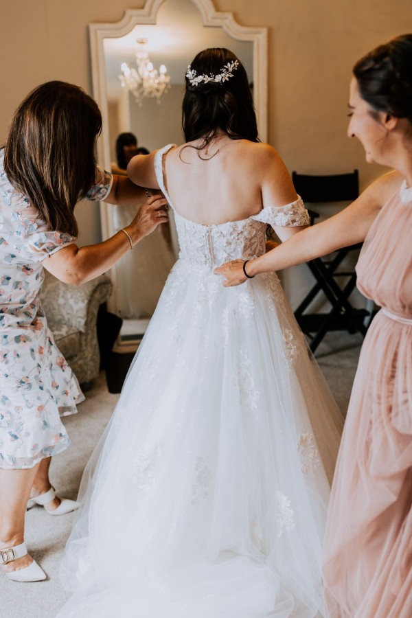 Photo of Ivory and Co Gold Bloom Crystal and Pearl Floral Crescent Hair Clip uploaded by L on 26th January 2024
