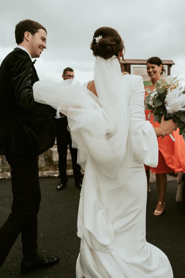 Photo of Tulippa Porcelain Flowers and Champagne Gold Leaves Hair Pin uploaded by T on 28th March 2024
