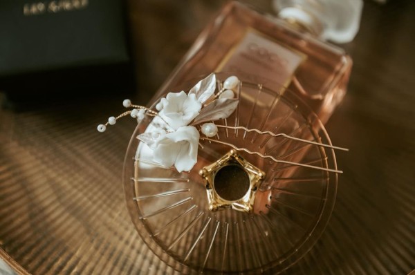 Photo of Tulippa Porcelain Flowers and Champagne Gold Leaves Hair Pin uploaded by T on 28th March 2024