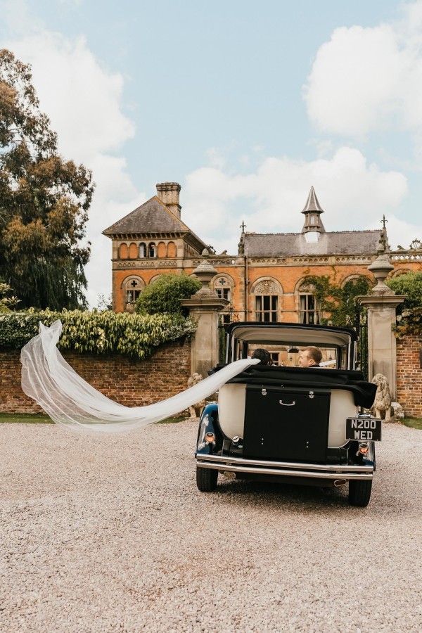 Photo of Bianco Ivory Plain Single Tier Cathedral Veil with Cut Edge S261 uploaded by V on 24th June 2024