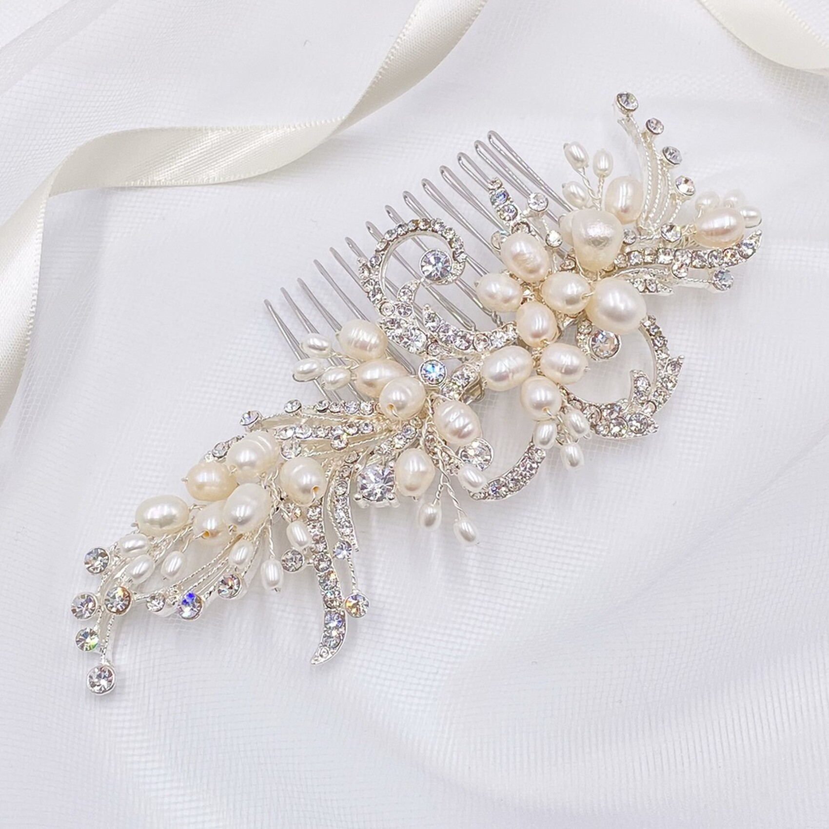 Eugenie Vintage Freshwater Pearl and Diamante Hair Comb display picture 3