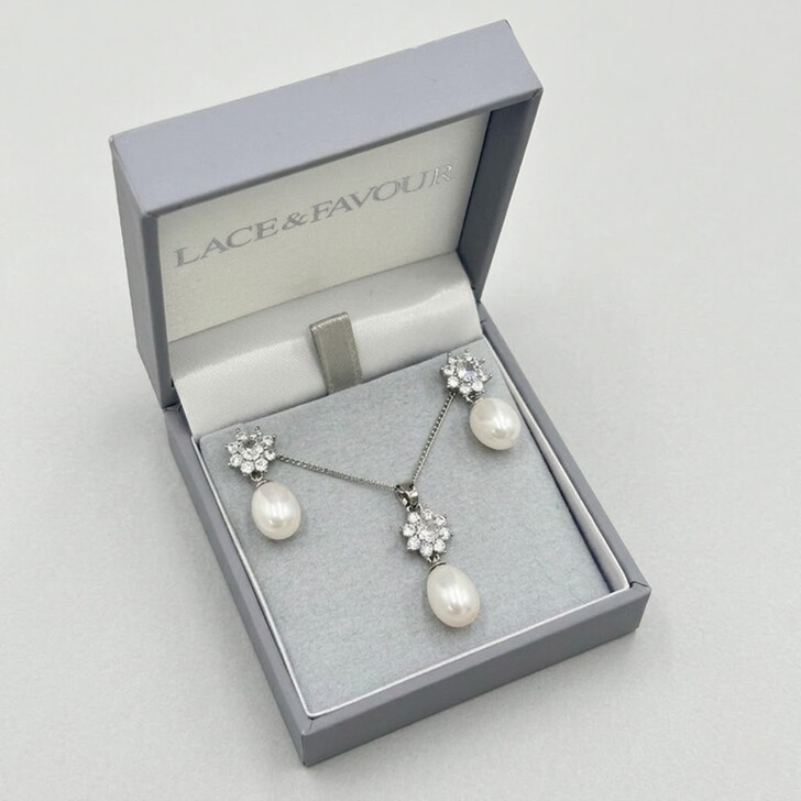 Conjunto de joyas nupciales «Darcey Floral» con circonitas y perlas