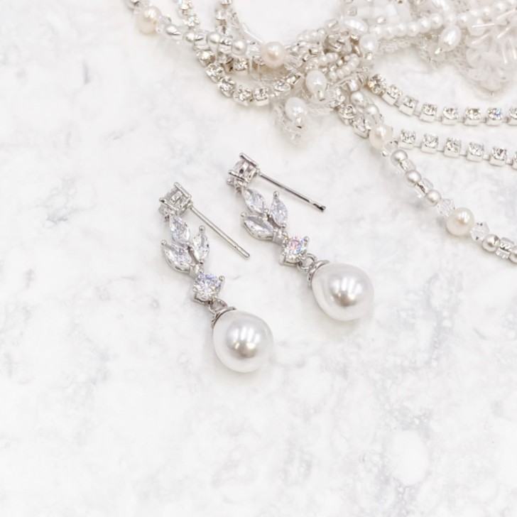 Abella Tropfenohrringe mit kubischen Zirkonen und Perlen