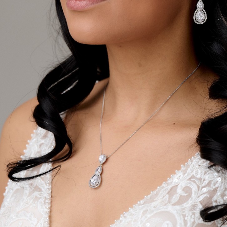 Alessandra Vintage Inspired Crystal Pendant Necklace