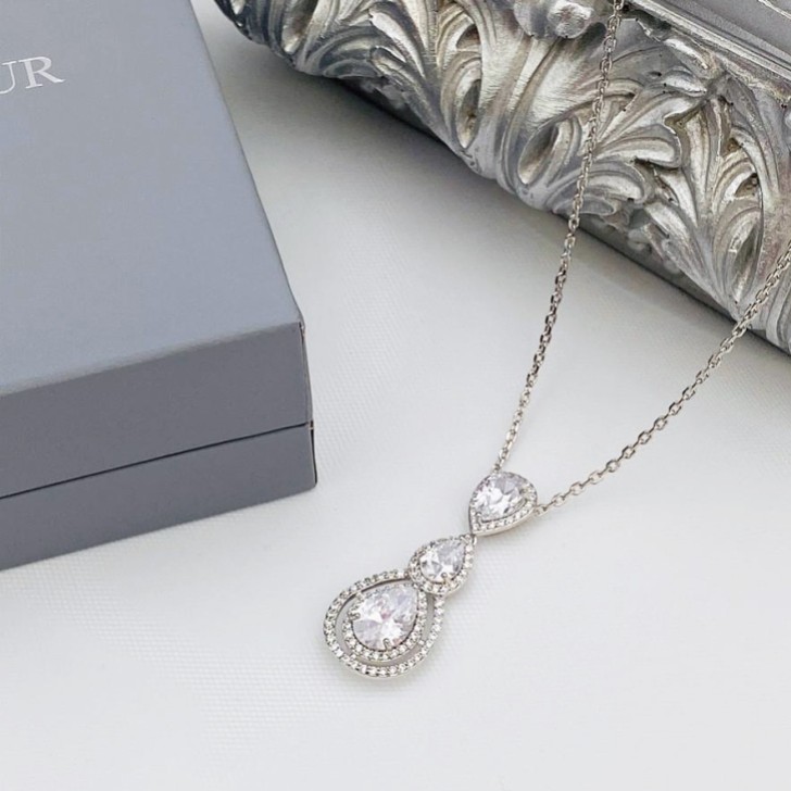 Alessandra Vintage Inspired Crystal Pendant Necklace