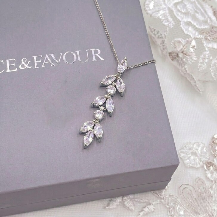 Collana Aria in argento con ciondolo in zirconia cubica