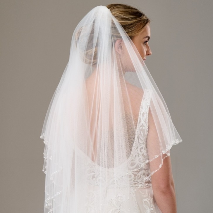 Arlington Zweistöckige Perle und Pailletten Rand Brautschleier