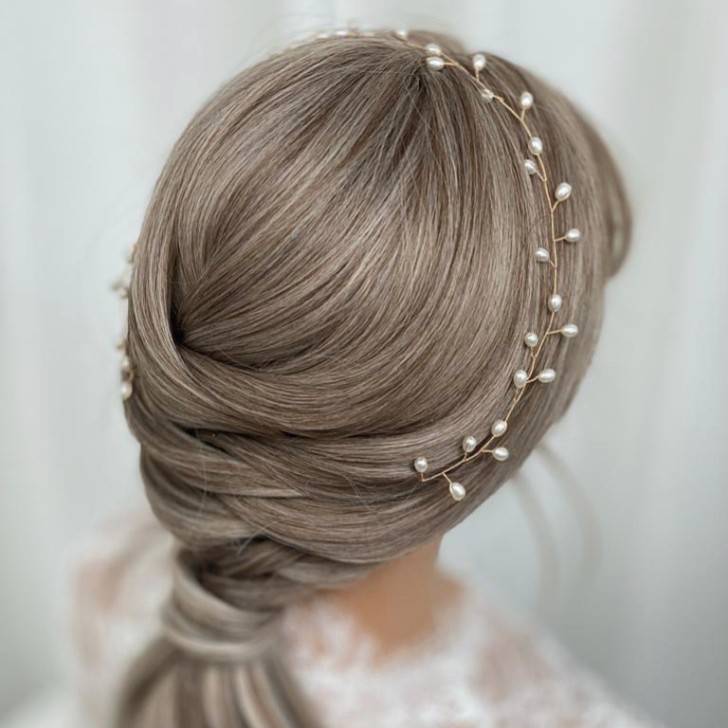 Aruba Long Delicate Pearl Wedding Hair Vine (Gold)