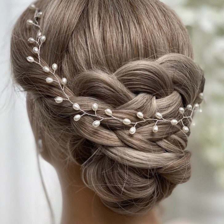 Aruba Long Delicate Pearl Wedding Hair Vine (Silver)