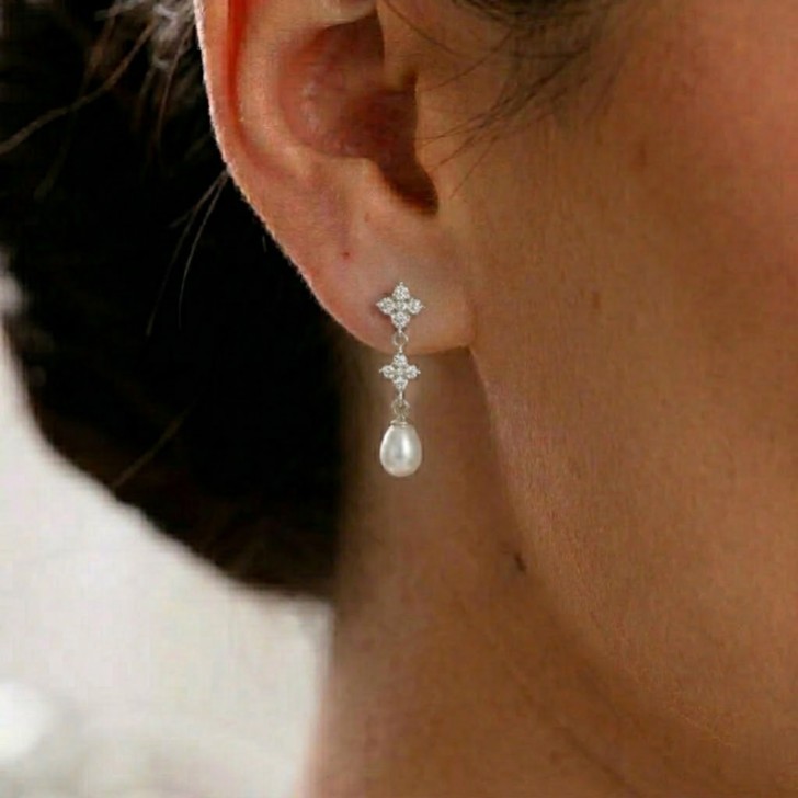 Beth Silver Floral Crystal and Teardrop Pearl Necklace Set