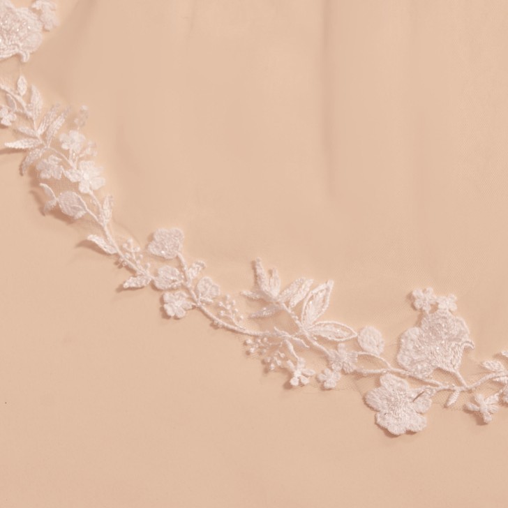 Bianco Elfenbein einstöckige florale Spitze Rand Fingertip Schleier S413