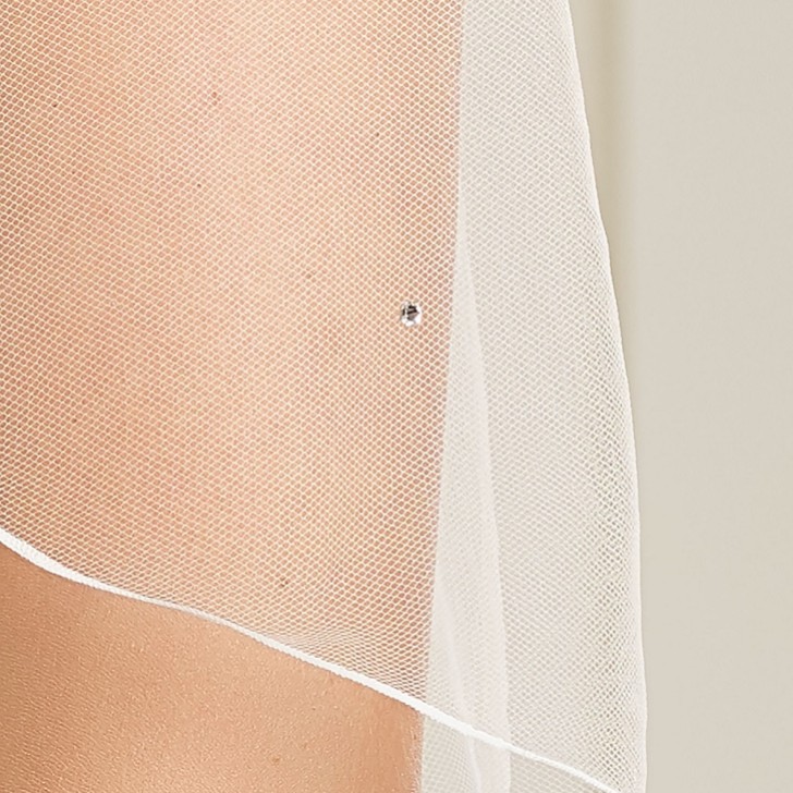 Bianco Elfenbein einstufiger Swarovski-Kristall-Fingerspitzenschleier mit Kordelrand S320