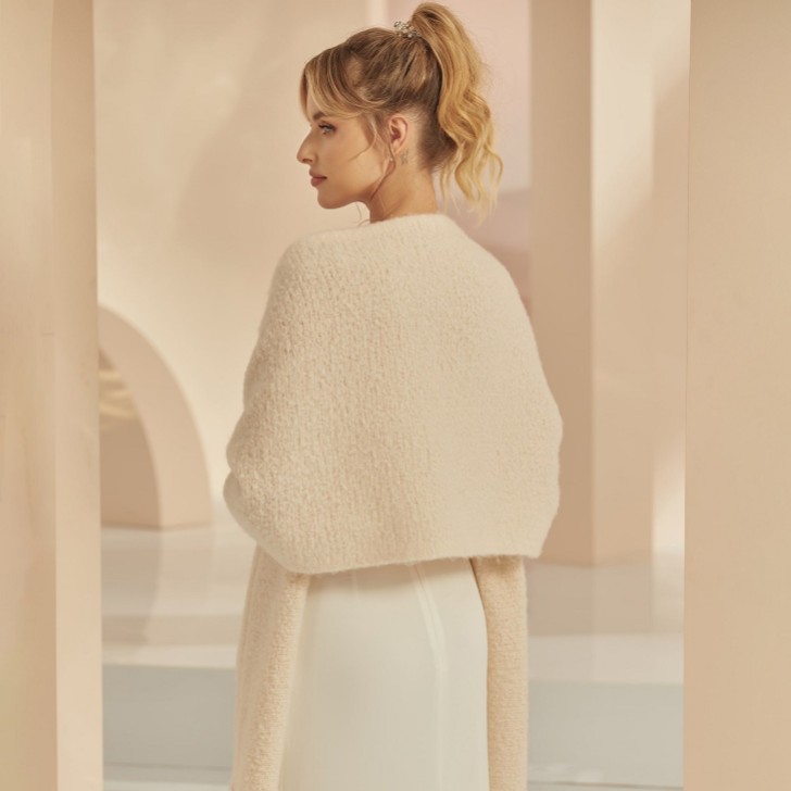 Bianco Knitted Wedding Shawl with Tassels E383