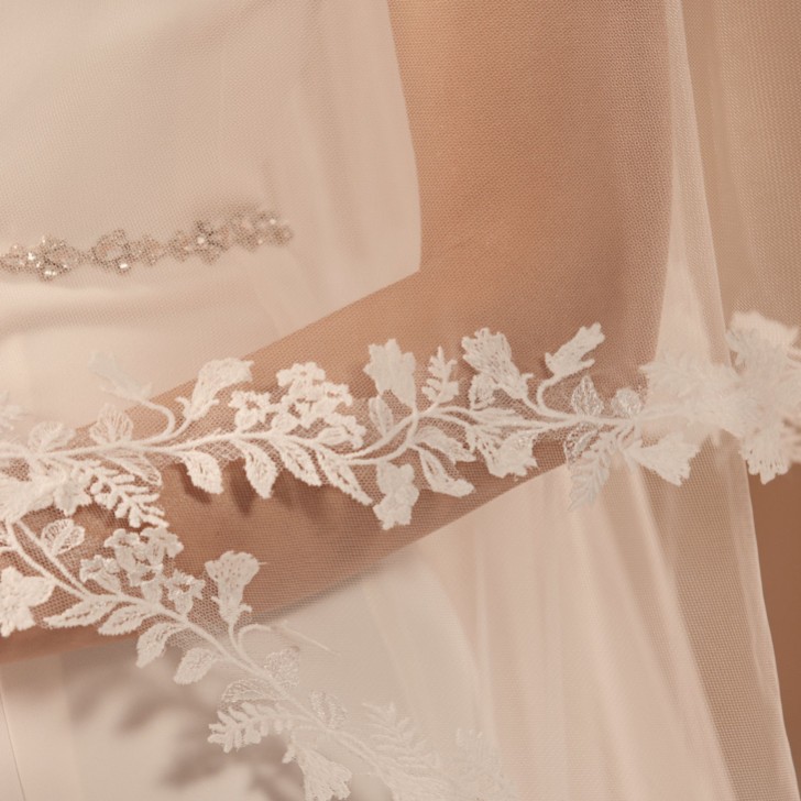 Bianco Avorio Velo a due strati con bordo in pizzo lunghezza cappella S455