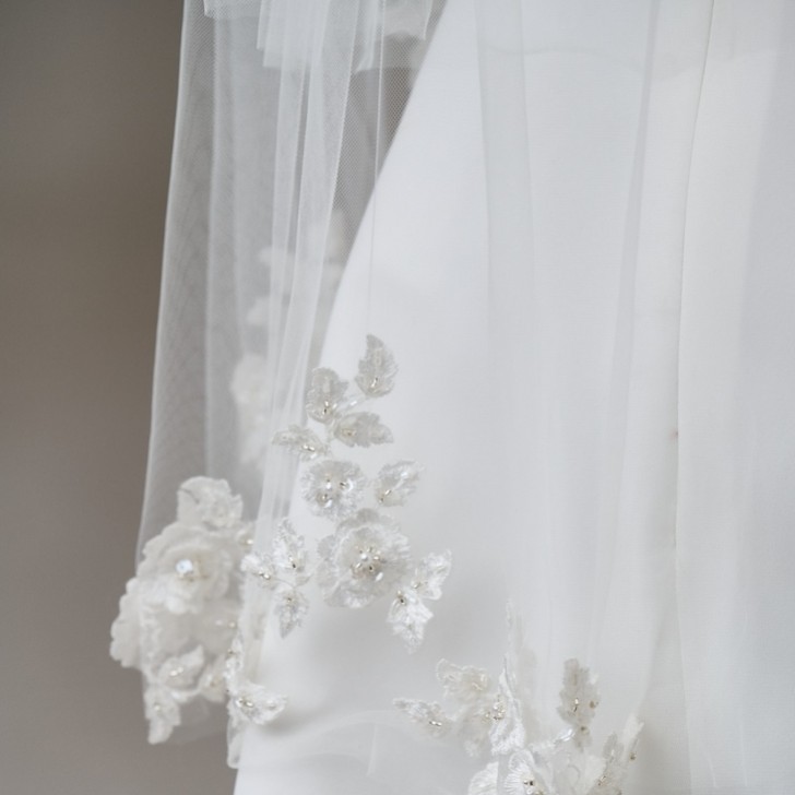 Bloomington Elfenbein Zweistufiger Schleier mit Blumenmotiven