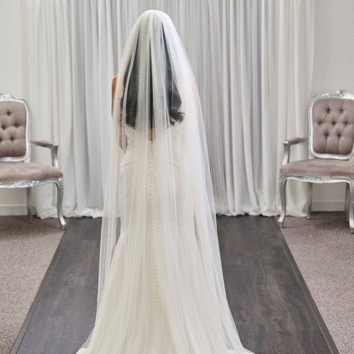 Camden Einstöckiger Italienischer Tüll Zierlicher Schleier mit Perlenbesatz