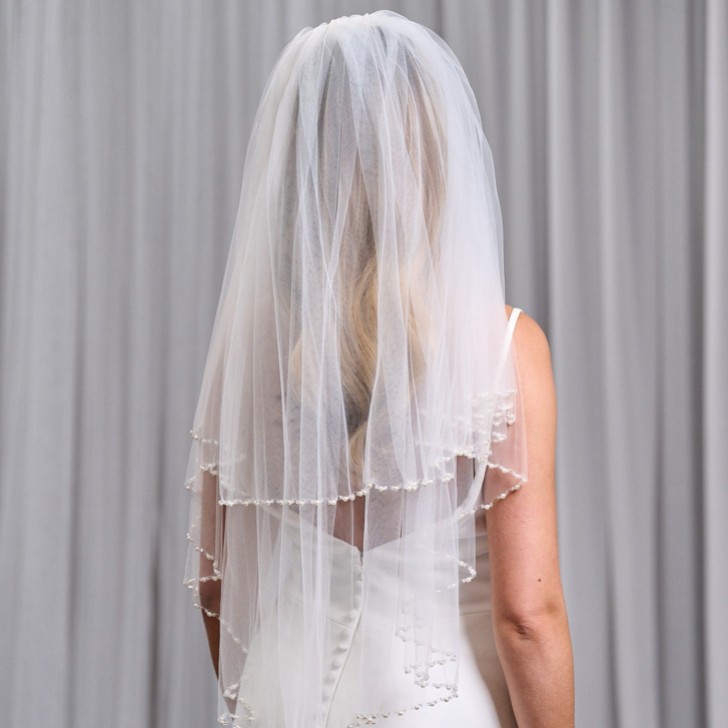 Charleston Ivory Zweistöckige Perlen, Diamanten und Perlen Rand Ellenbogen Länge Schleier