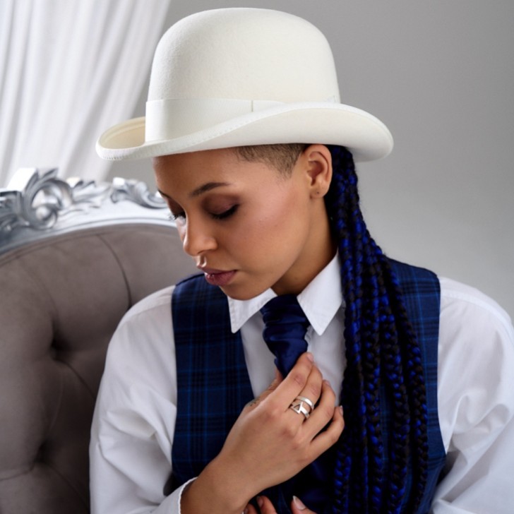 Cappello a bombetta da sposa Coco Ivory con dettaglio a fiocco