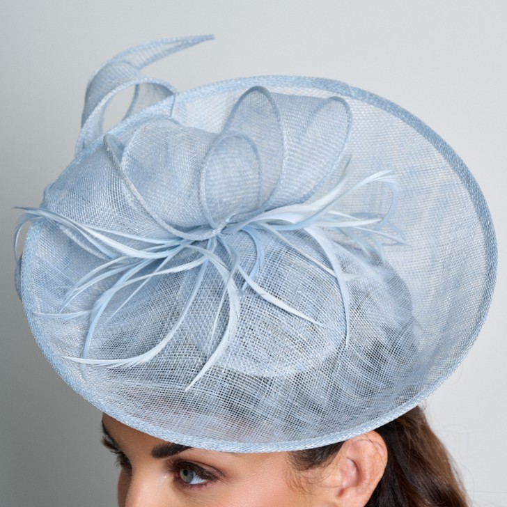 Kornblumenblau Große Sinamay Scheibe Hochzeit Fascinator