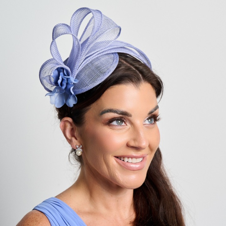 Kornblumenblau Einfache Seite Falte Sinamay Hochzeit Fascinator