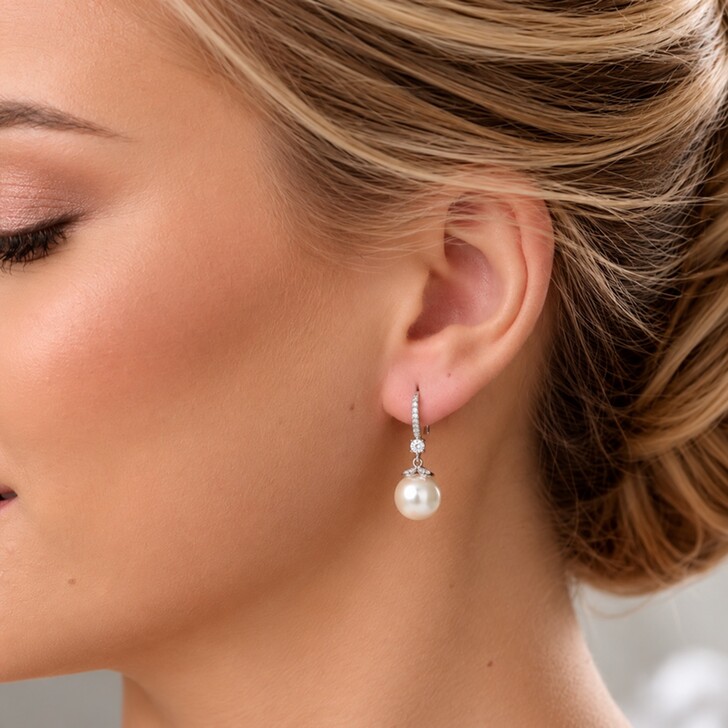 Pendants d'oreilles classiques en perles Demi