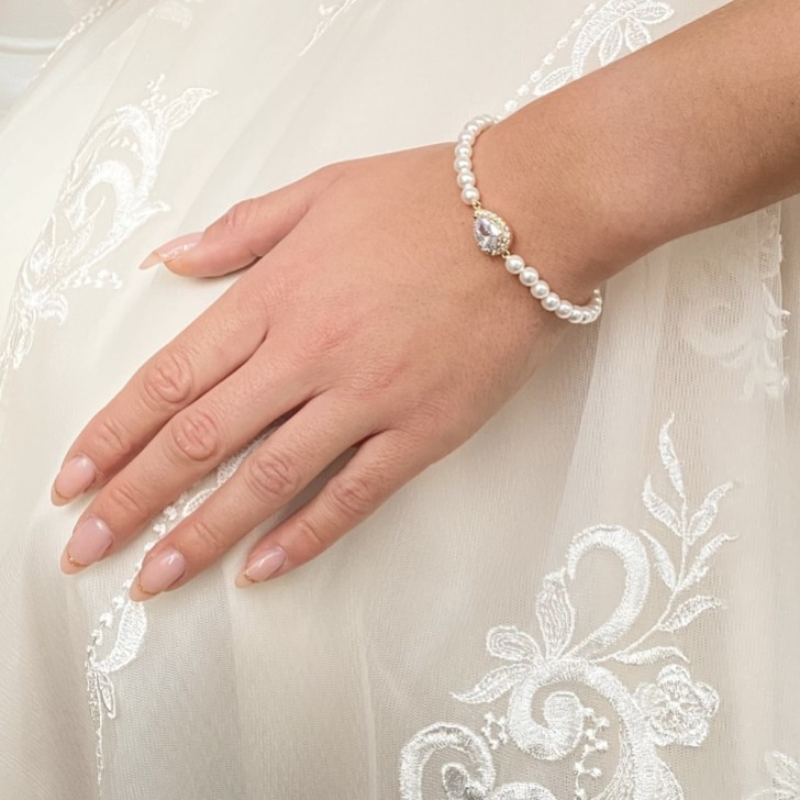 Desiree Chic Pearl Wedding Bracelet (Gold)