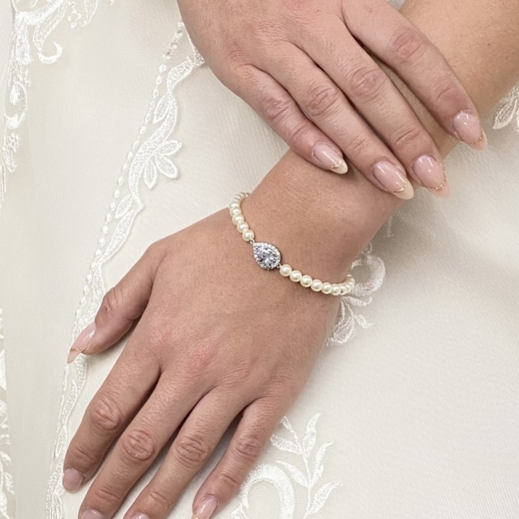 Desiree Chic Pearl Wedding Bracelet (Silver)