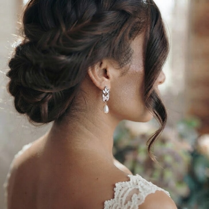 Pendientes «Divine Silver» con circonitas y perlas en forma de lágrima