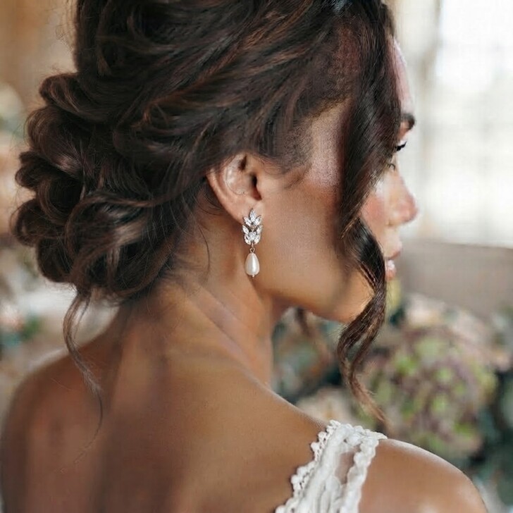 Pendientes «Divine Silver» con circonitas y perlas en forma de lágrima