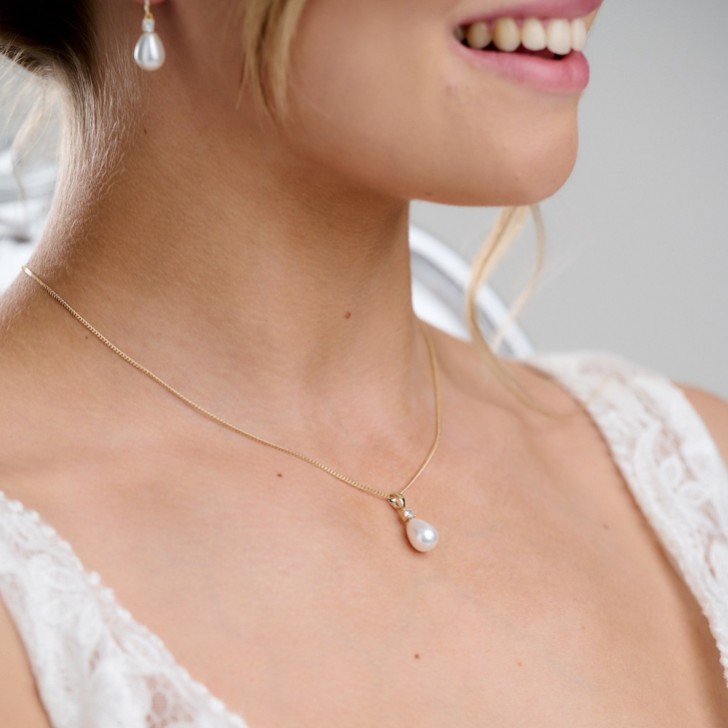 Dolci Gold Teardrop Pearl Pendant Necklace