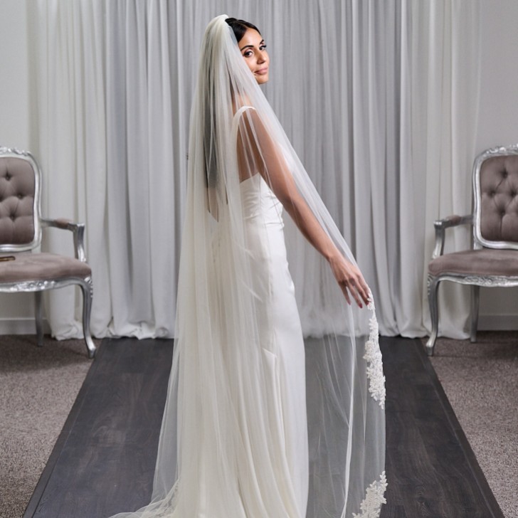 Edinburgh Single Tier Italian Tulle Veil with Lace Motifs
