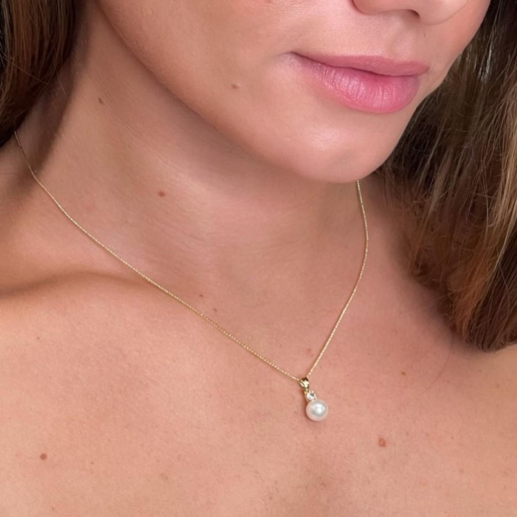 Evie Gold Dainty Pearl Pendant Necklace