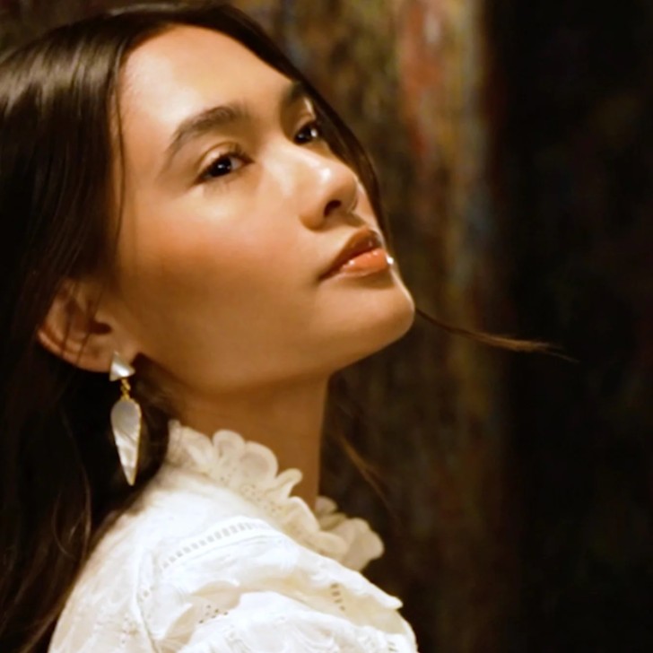 Freya Rose Orecchini pendenti in madreperla Warrioress Wonder