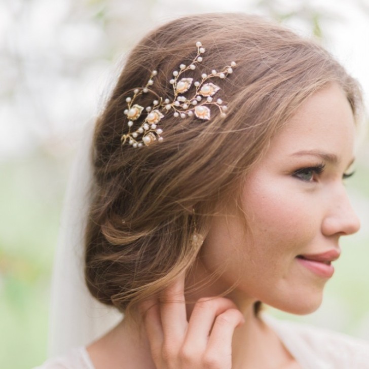 Hermione Harbutt Celeste Gold Leaves and Freshwater Pearl Hair Pin