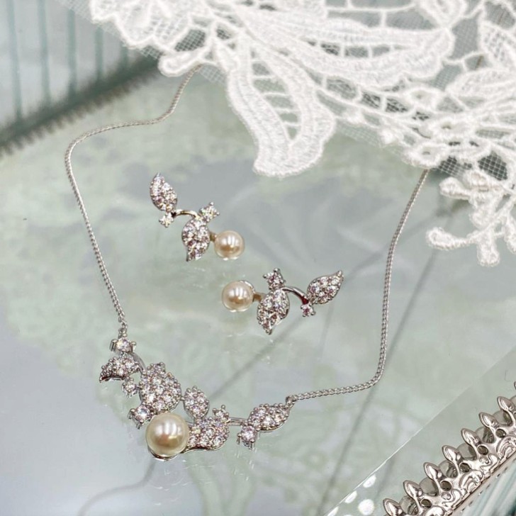 Ivory and Co Aphrodite Silver Bridal Jewellery Set