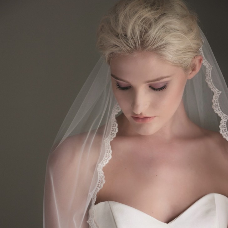 Joyce Jackson Beauty Einstöckiger Schleier mit gebördeltem Spitzenrand