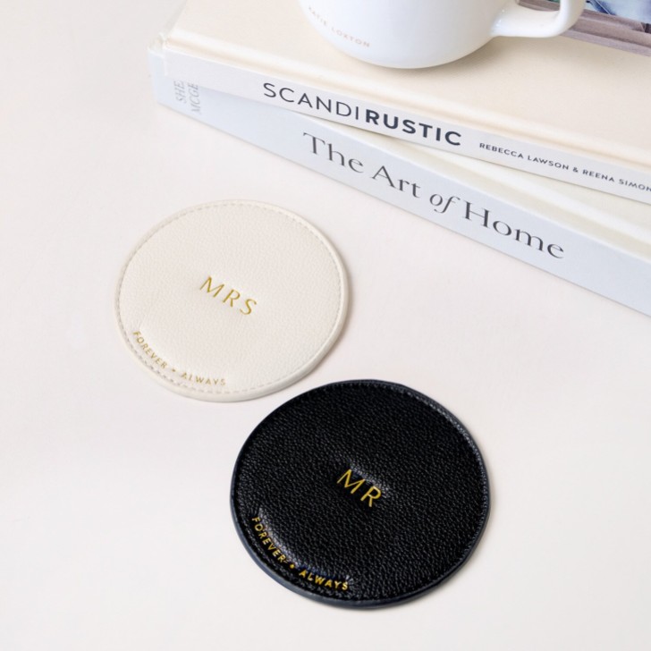 Katie Loxton set di sottobicchieri da matrimonio 'Mr' e 'Mrs