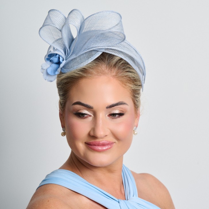 Hellblau Einfache Seite Falte Sinamay Hochzeit Fascinator