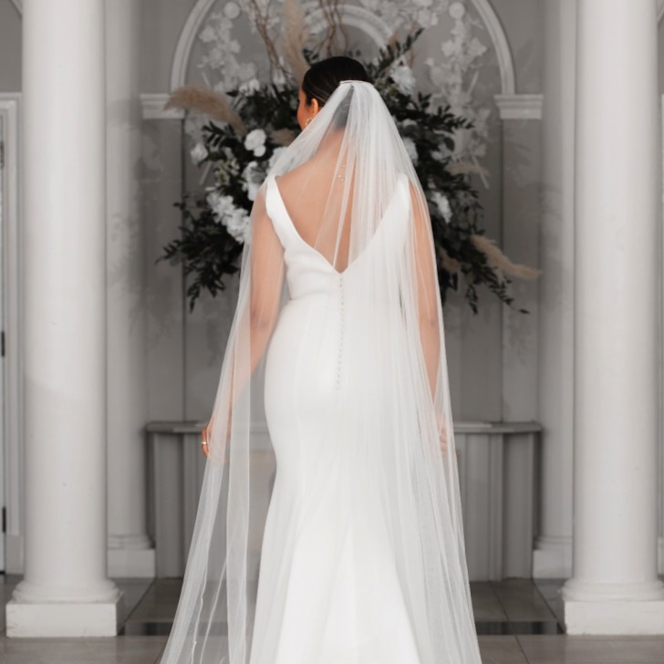 Linzi Jay Ivory Single Tier Diamante Edge Bridal Veil LA930