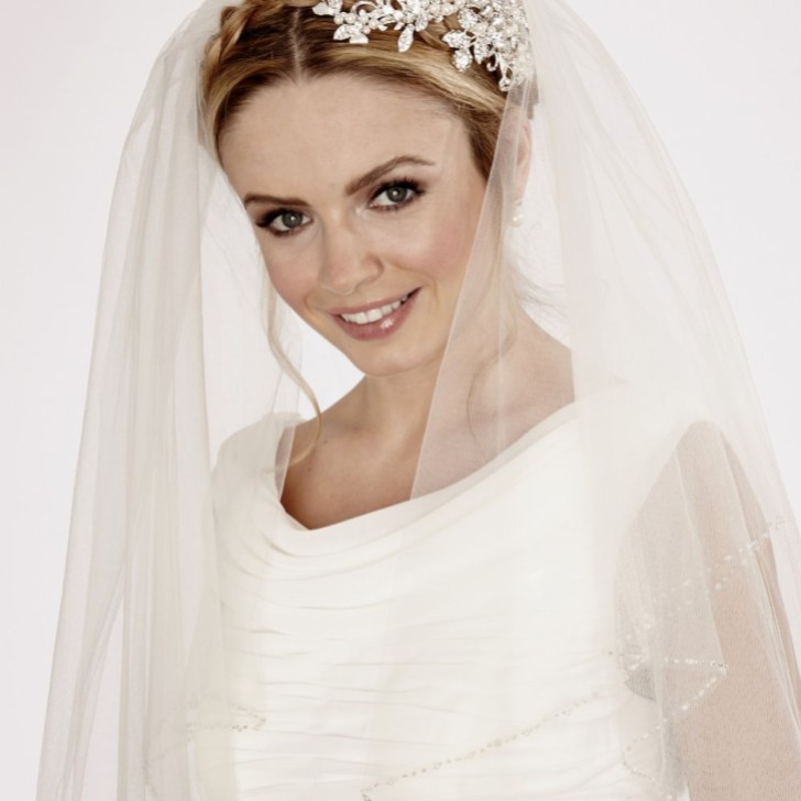 Linzi Jay Zweistufiger Fingerspitzenschleier mit Perlen und Perlenrand LA929