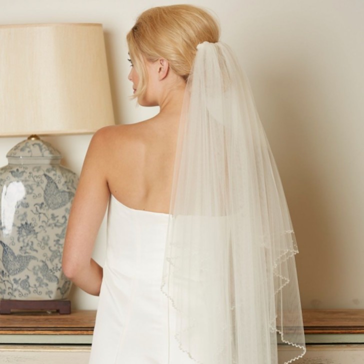 Linzi Jay Zweistöckige Perle Rand Elfenbein Tüll Fingertip Schleier V684