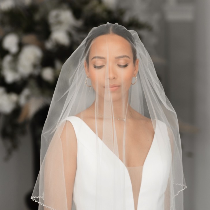 Linzi Jay Zweistöckige Perle Rand Elfenbein Tüll Fingertip Schleier V684