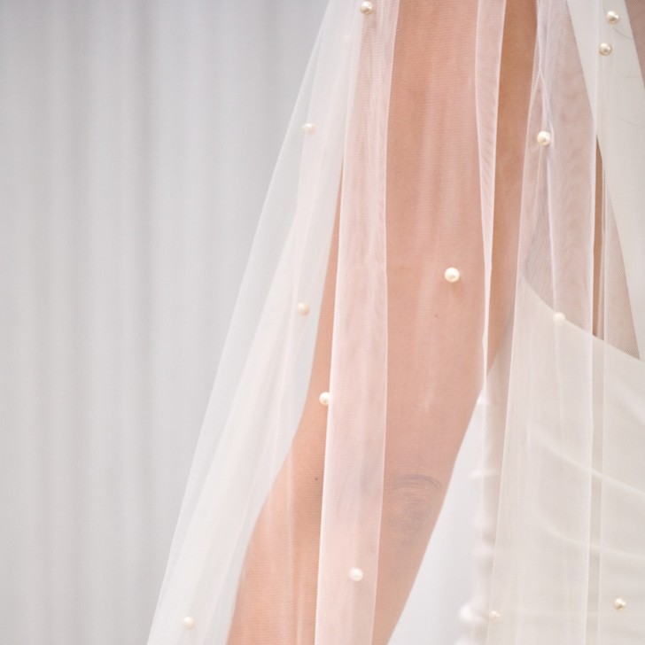 Marlow Einstöckiger Italienischer Tüll Schleier mit Perlenbesatz